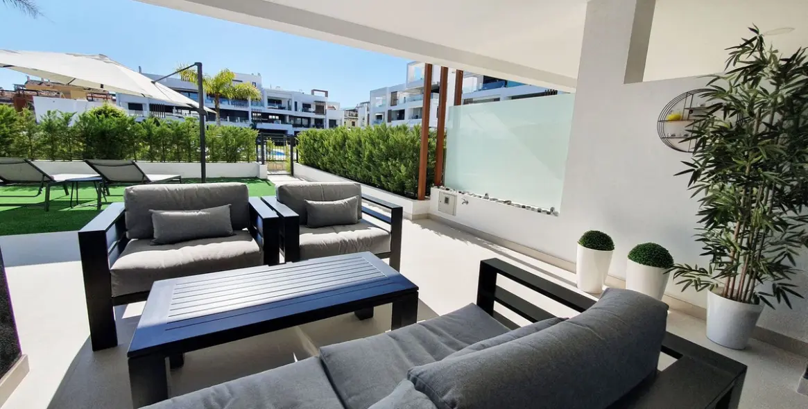 Sale of ground floor apartment in Bel Air 15