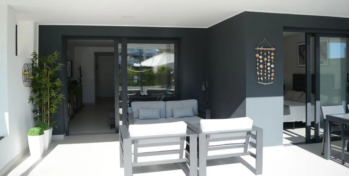 Продажа апартаментов на первом этаже в Bel Air 35