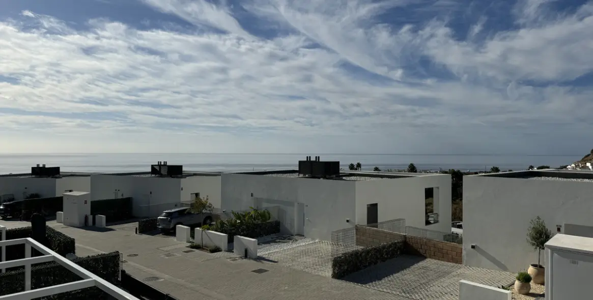 Продажа дома на две семьи в Riviera del Sol 17