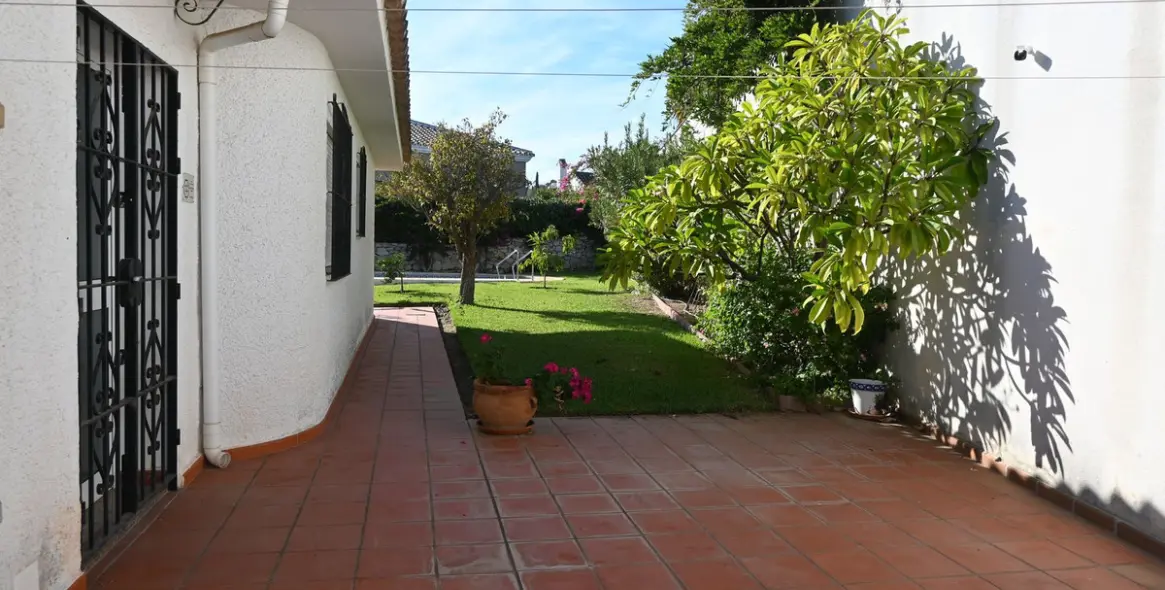 Sale of detached villa in Mijas 18