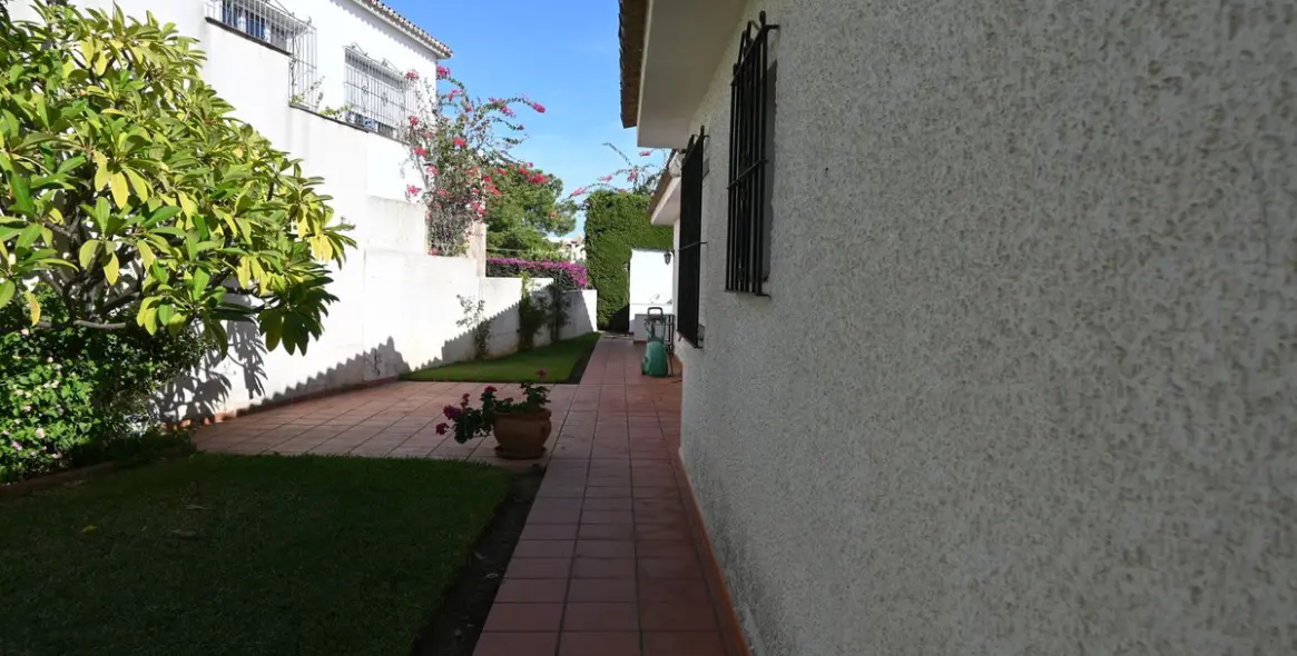 Sale of detached villa in Mijas 19