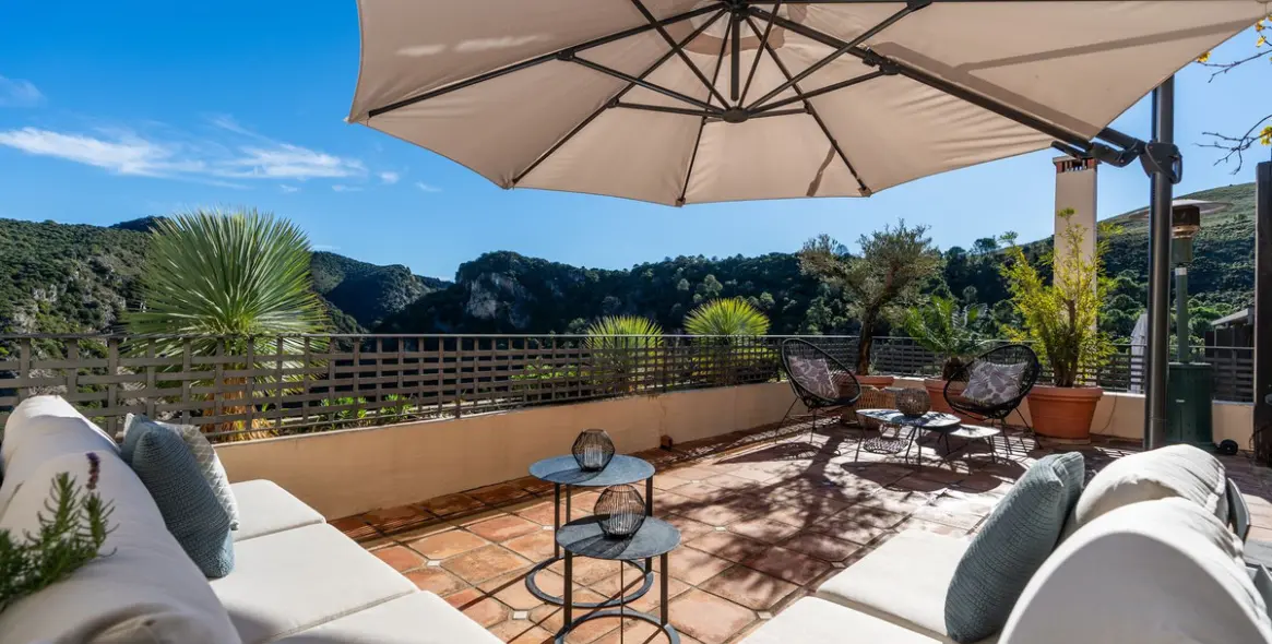 Sale of townhouse in Benahavís 1