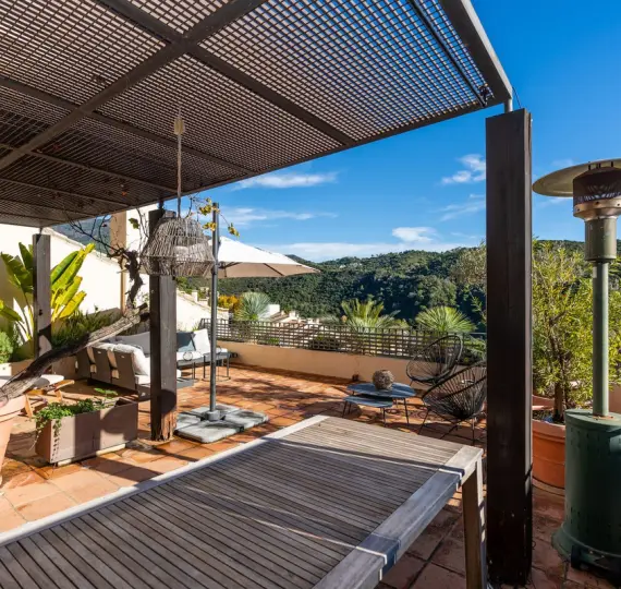 Sale of townhouse in Benahavís