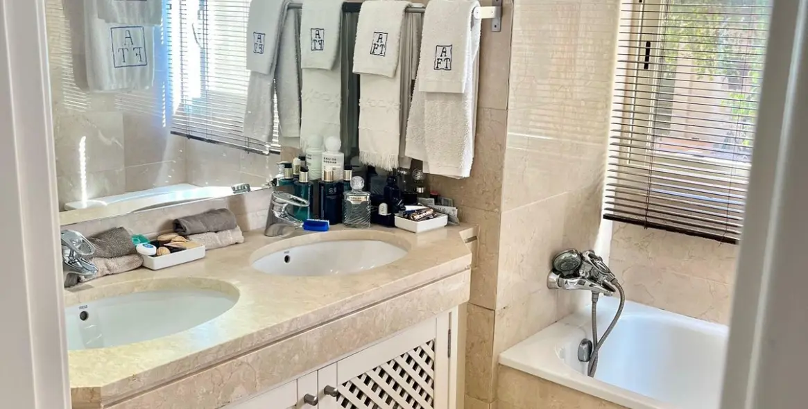 Продажа апартаментов на среднем этаже в Río Real 10