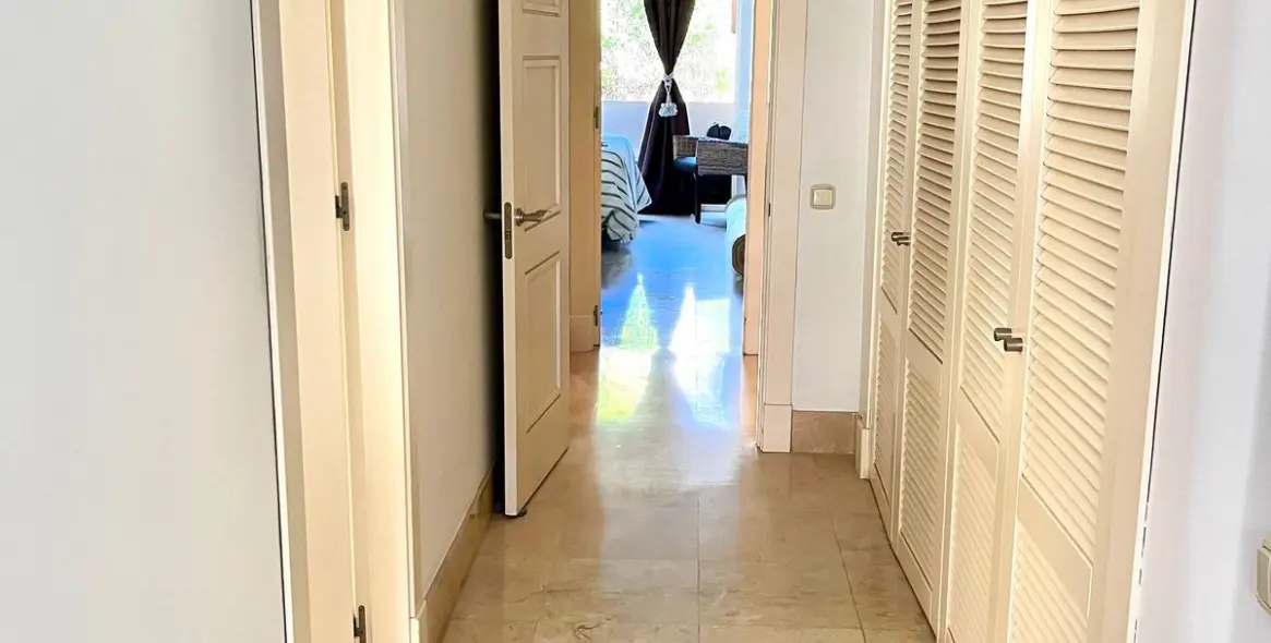 Продажа апартаментов на среднем этаже в Río Real 16