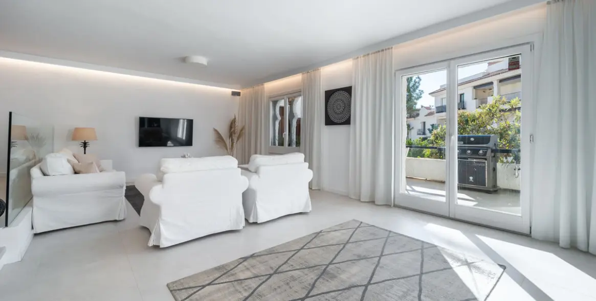 Продажа таунхауса в Nueva Andalucía 13