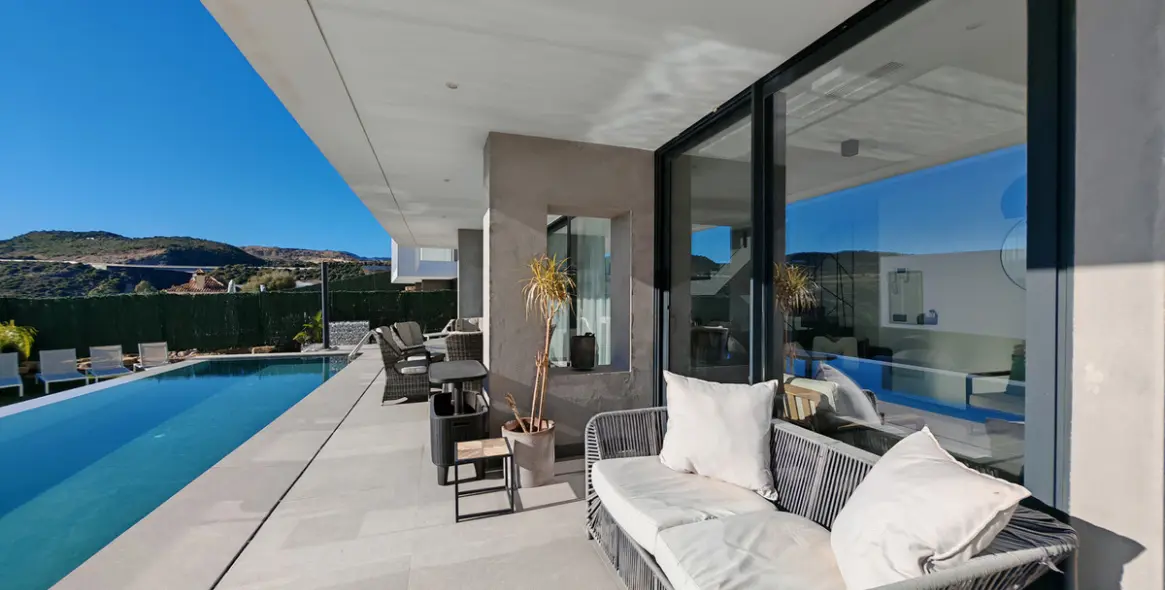 Продажа  отдельно стоящей виллы в Valle Romano 21