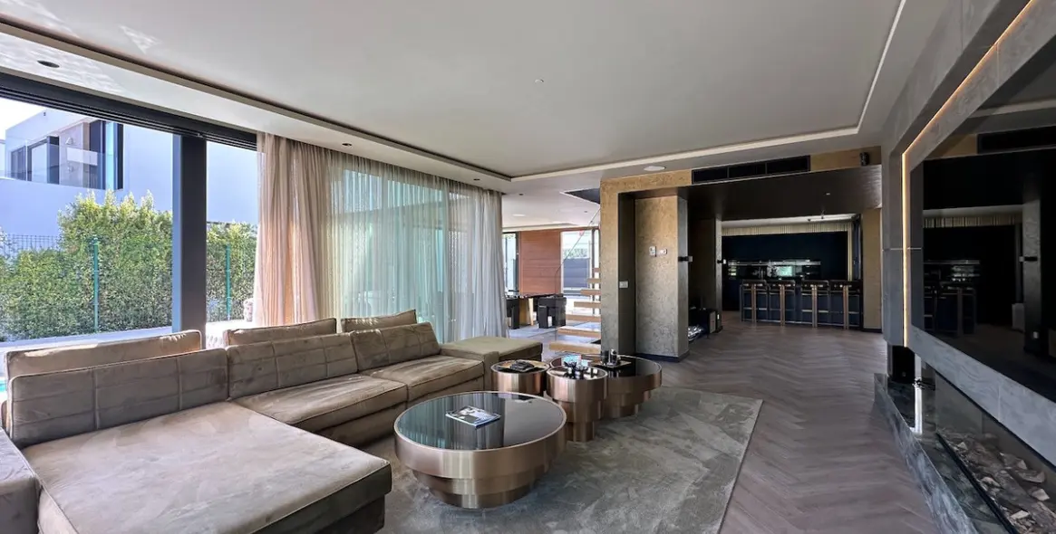 Venta de villa independiente en Estepona 2