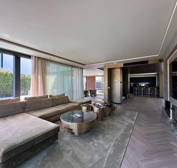 Venta de villa independiente en Estepona