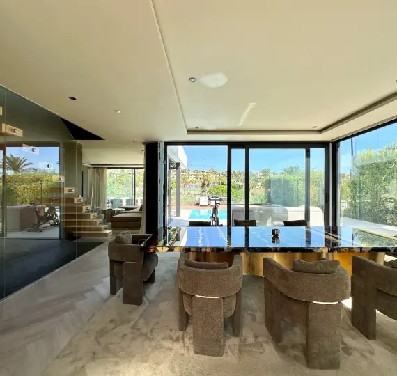 Venta de villa independiente en Estepona