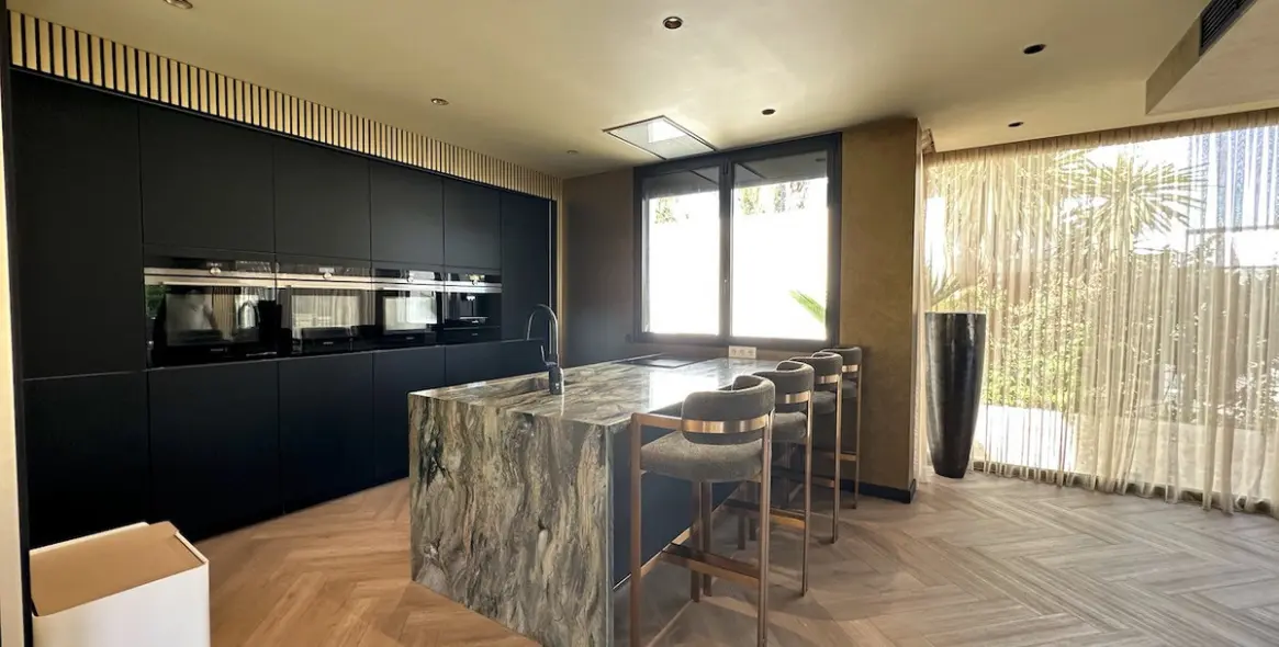 Venta de villa independiente en Estepona 13