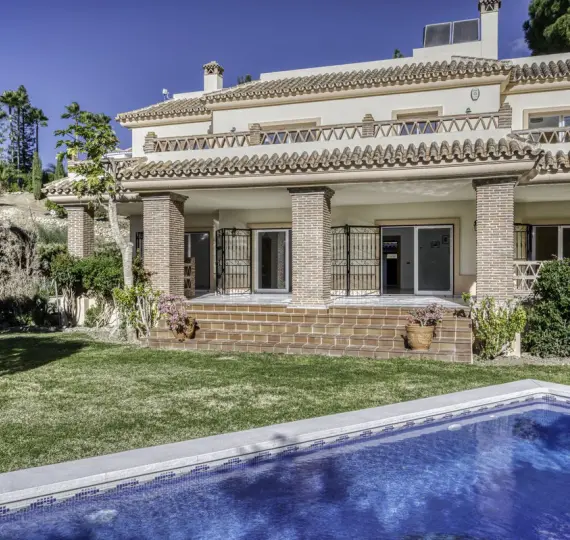 Venta de villa independiente en El Rosario