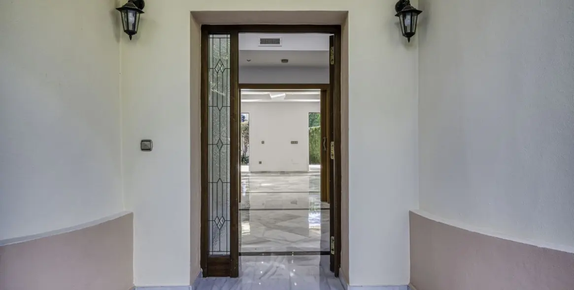 Sale of detached villa in El Rosario 7