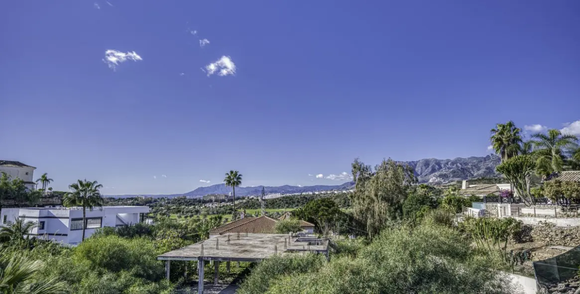 Sale of detached villa in El Rosario 8