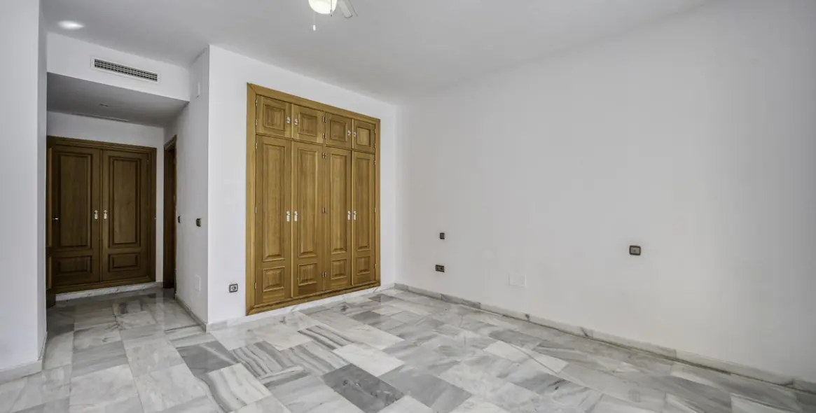 Sale of detached villa in El Rosario 12