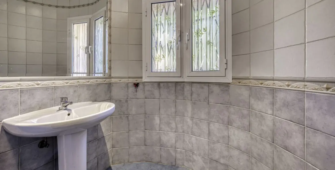 Sale of detached villa in El Rosario 16