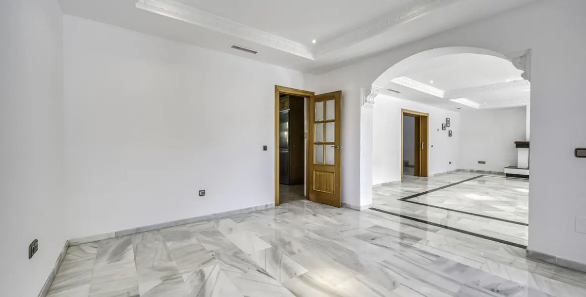 Sale of detached villa in El Rosario 20