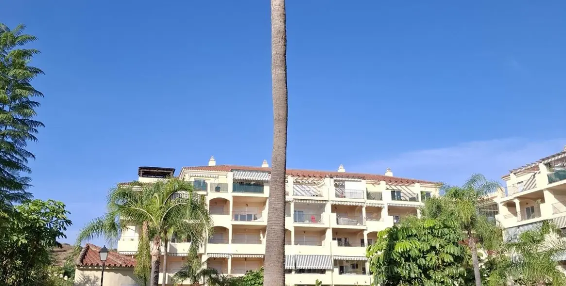 Sale of ground floor apartment in Mijas Golf 16