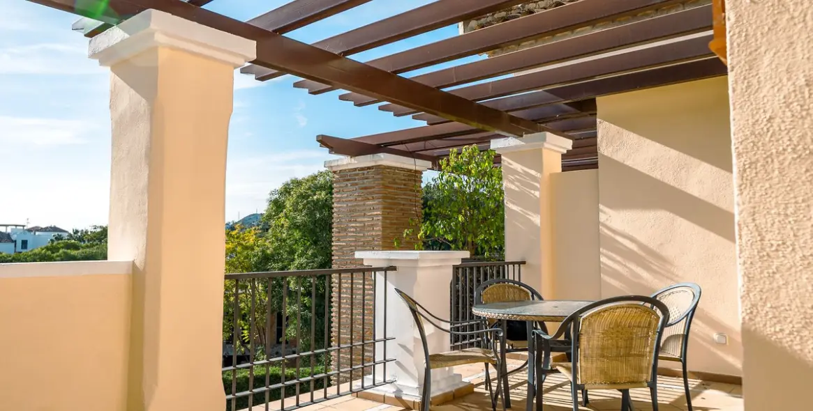 Sale of penthouse in Los Arqueros 18