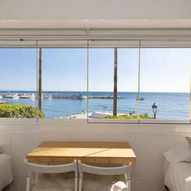 Продажа апартаментов на среднем этаже в Marbella