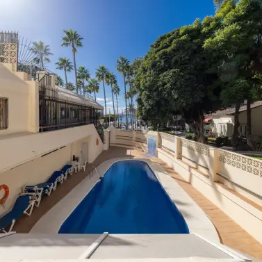 Продажа апартаментов на среднем этаже в Marbella