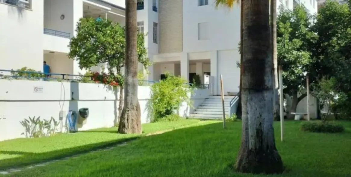 Sale of middle floor apartment in Marbella 1