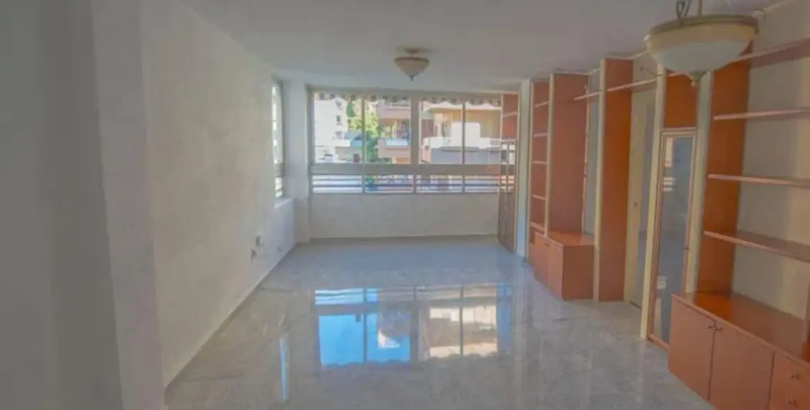 Sale of middle floor apartment in Marbella 2