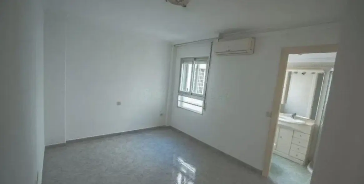 Sale of middle floor apartment in Marbella 3