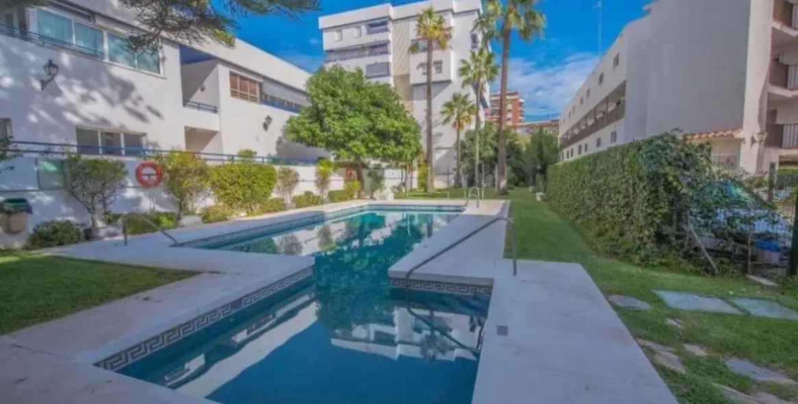 Sale of middle floor apartment in Marbella 12