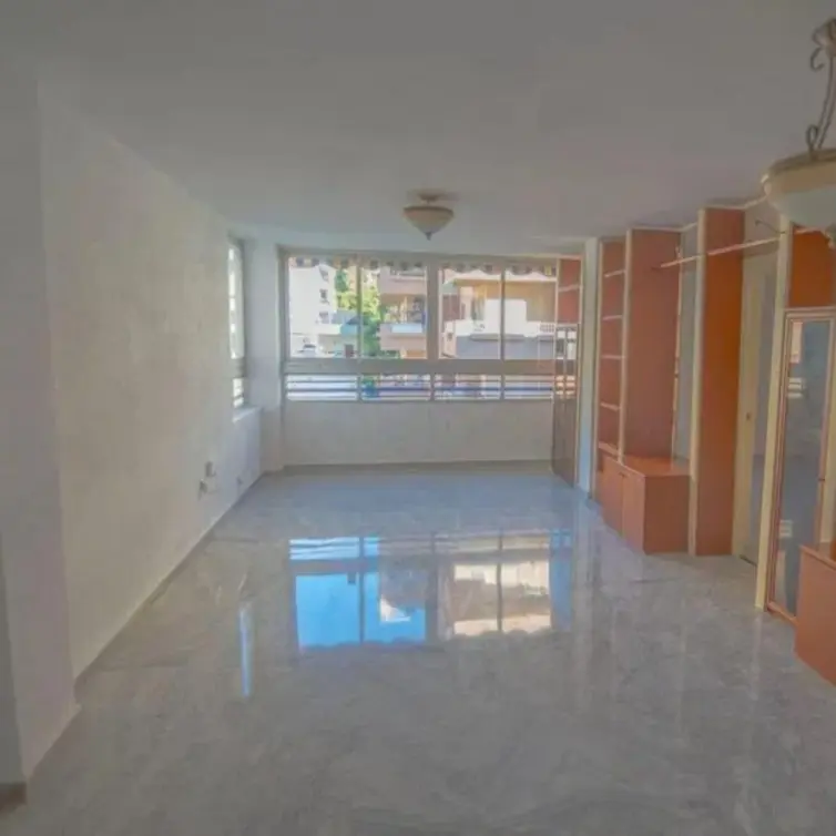 Venta de apartamento en planta media en Marbella