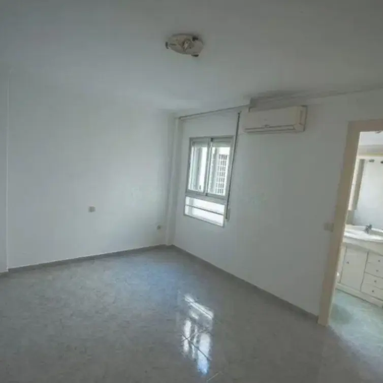 Venta de apartamento en planta media en Marbella