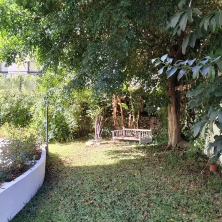 Venta de apartamento en planta media en Marbella