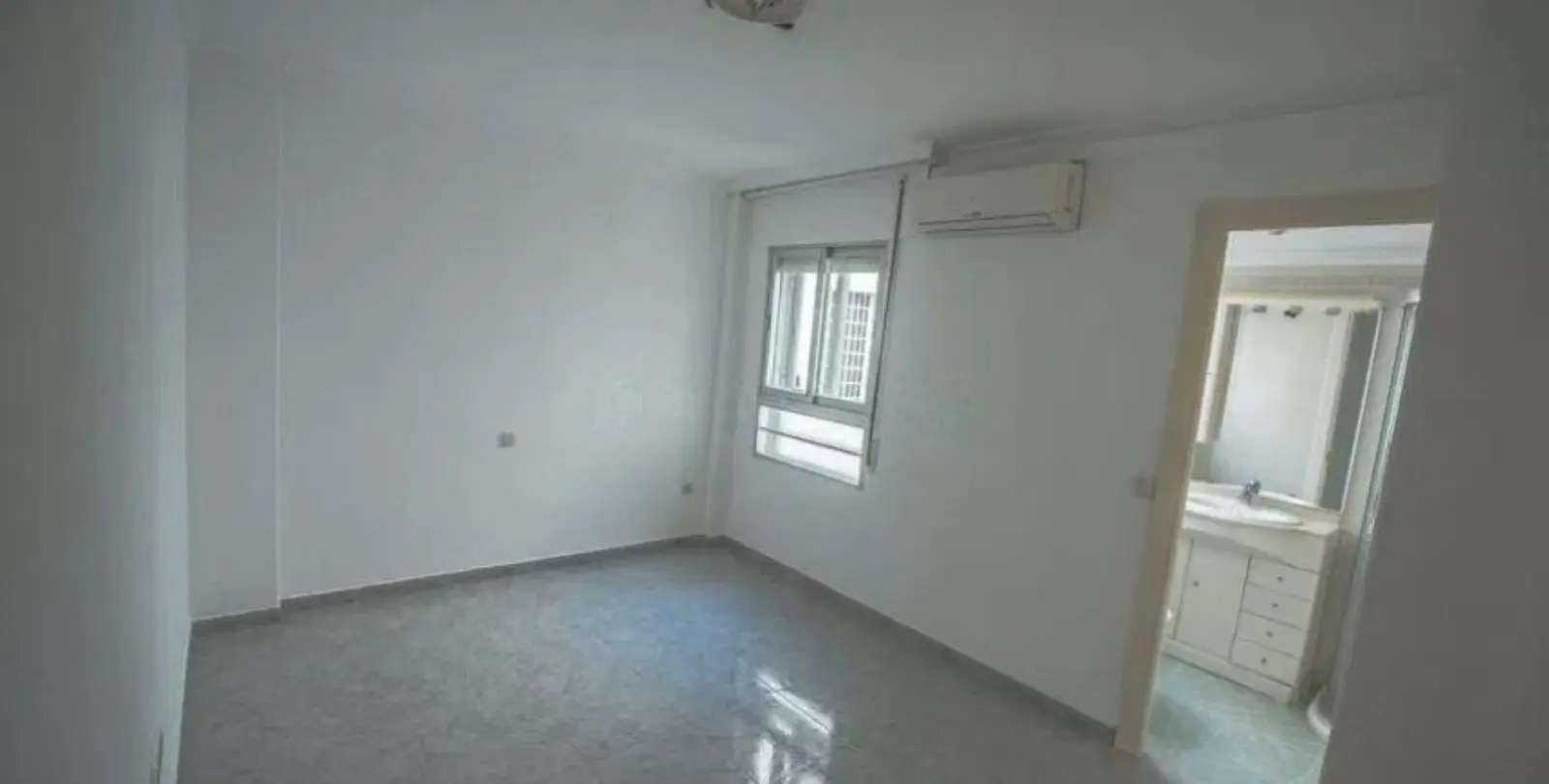 Sale of middle floor apartment in Marbella 8