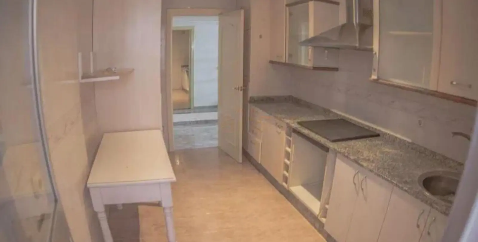 Sale of middle floor apartment in Marbella 22