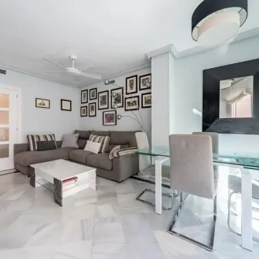 Sale of middle floor apartment in Marbella