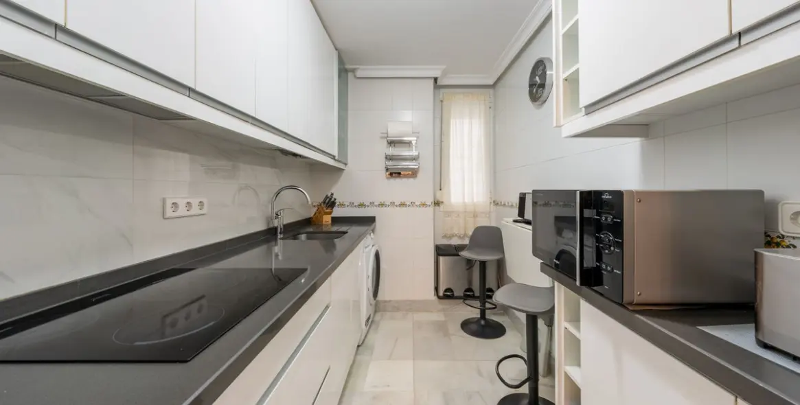 Sale of middle floor apartment in Marbella 11