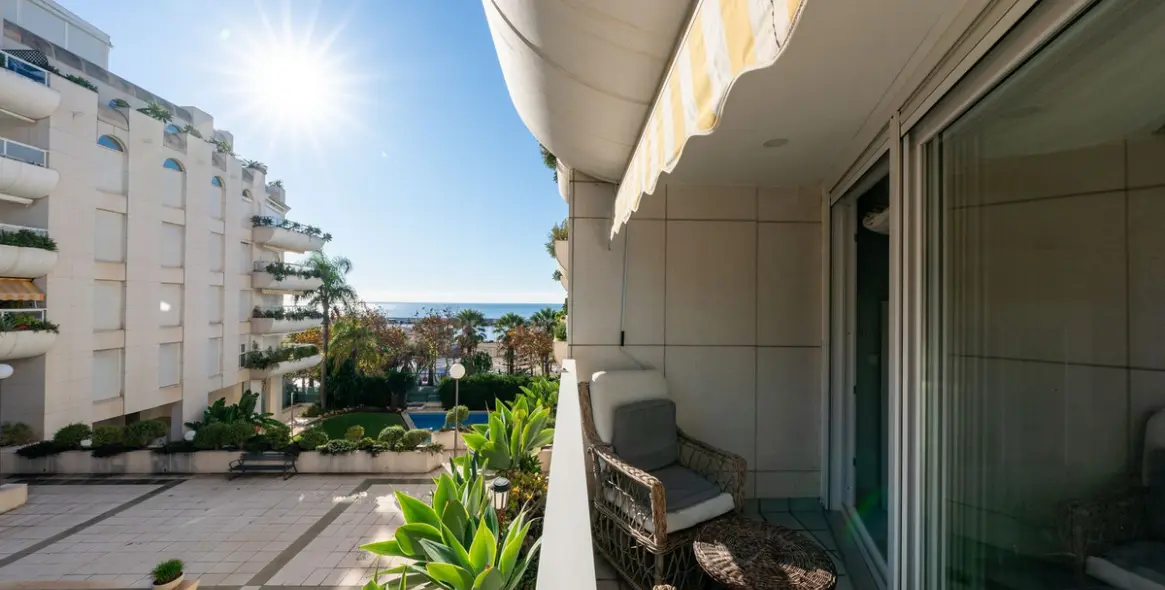 Sale of middle floor apartment in Marbella 20