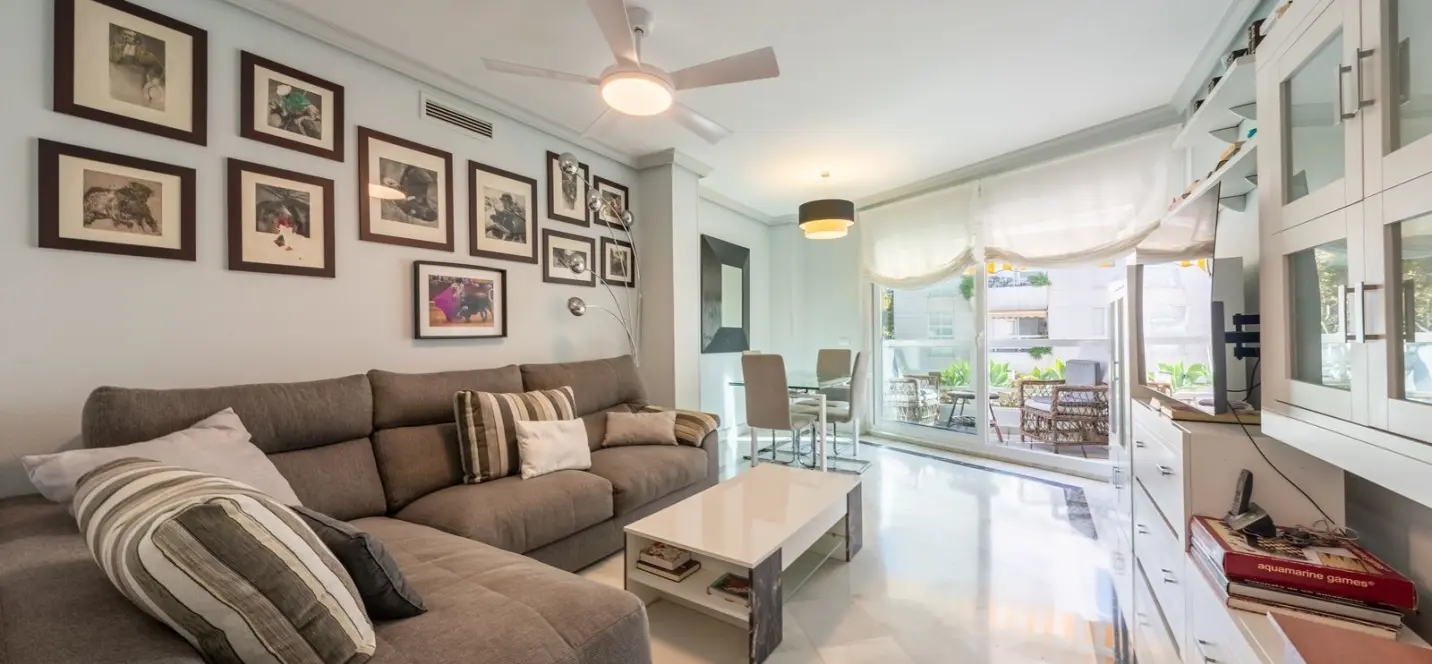 Venta de apartamento en planta media en Marbella 4