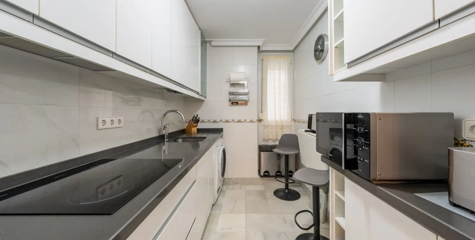 Venta de apartamento en planta media en Marbella 11