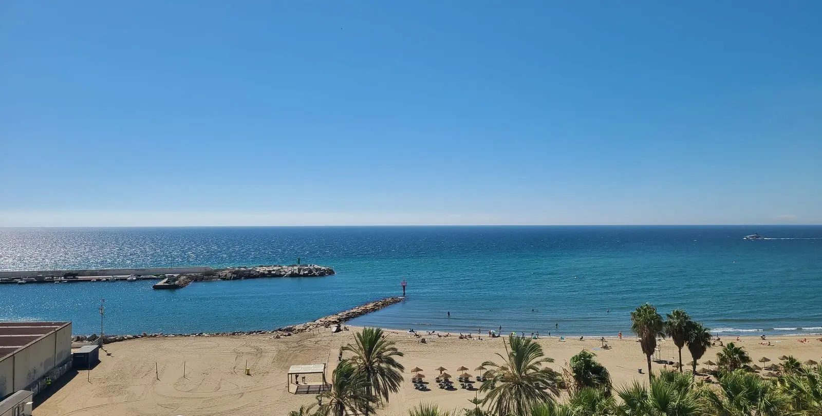 Venta de apartamento en planta media en Marbella 23