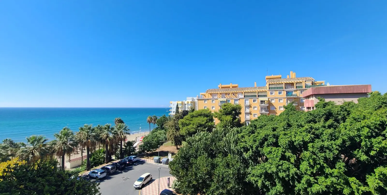Venta de apartamento en planta media en Marbella 27