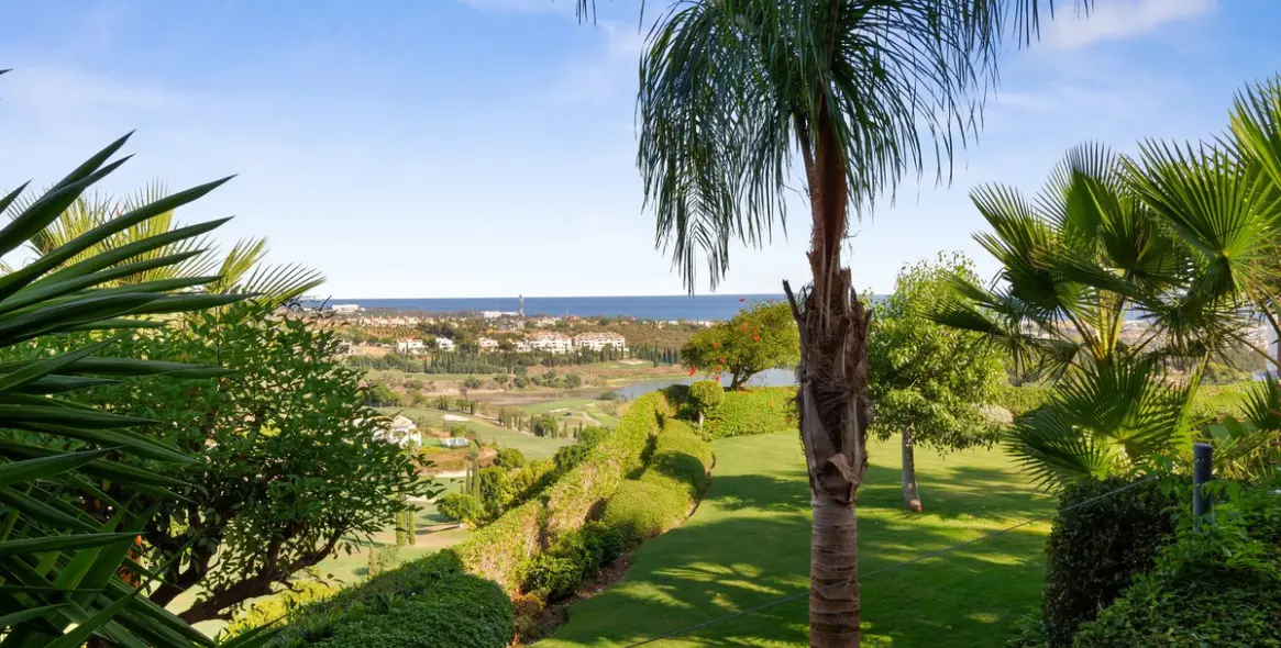 Продажа апартаментов на первом этаже в Los Flamingos 1