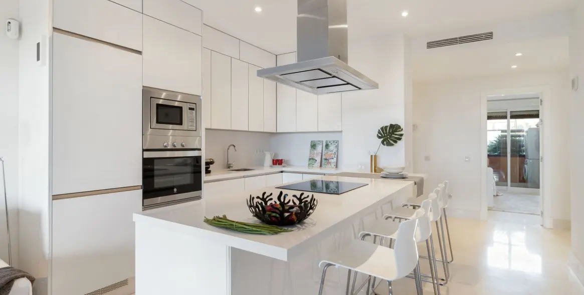 Продажа апартаментов на первом этаже в Los Flamingos 9