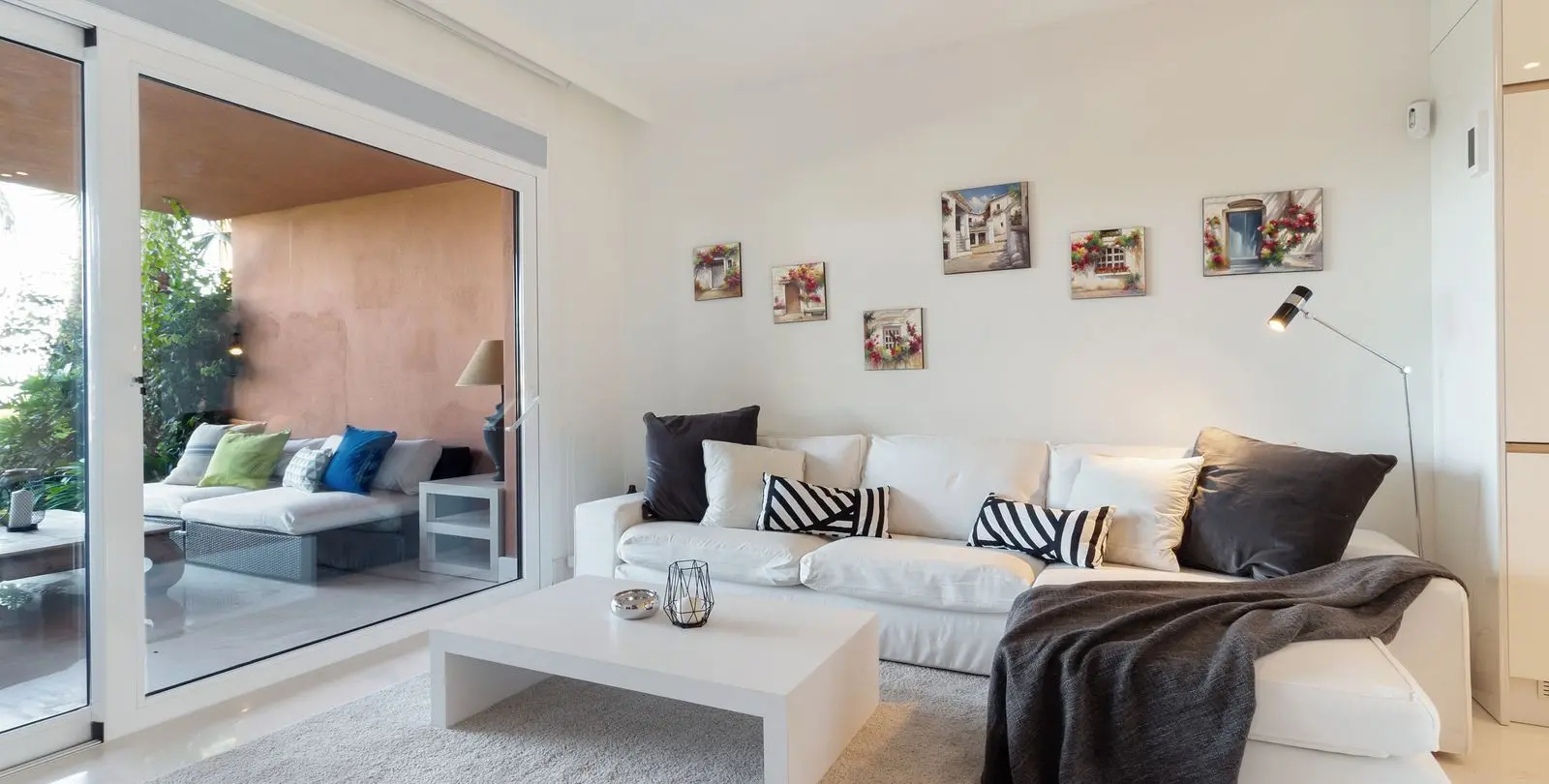 Venta de apartamento en planta baja en Los Flamingos 5