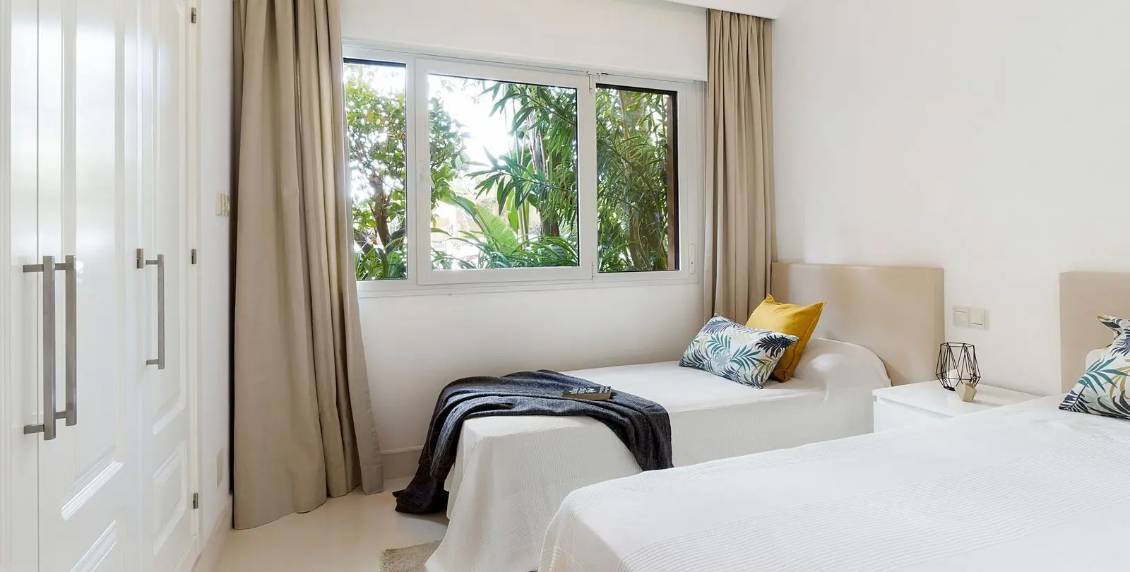 Venta de apartamento en planta baja en Los Flamingos 15