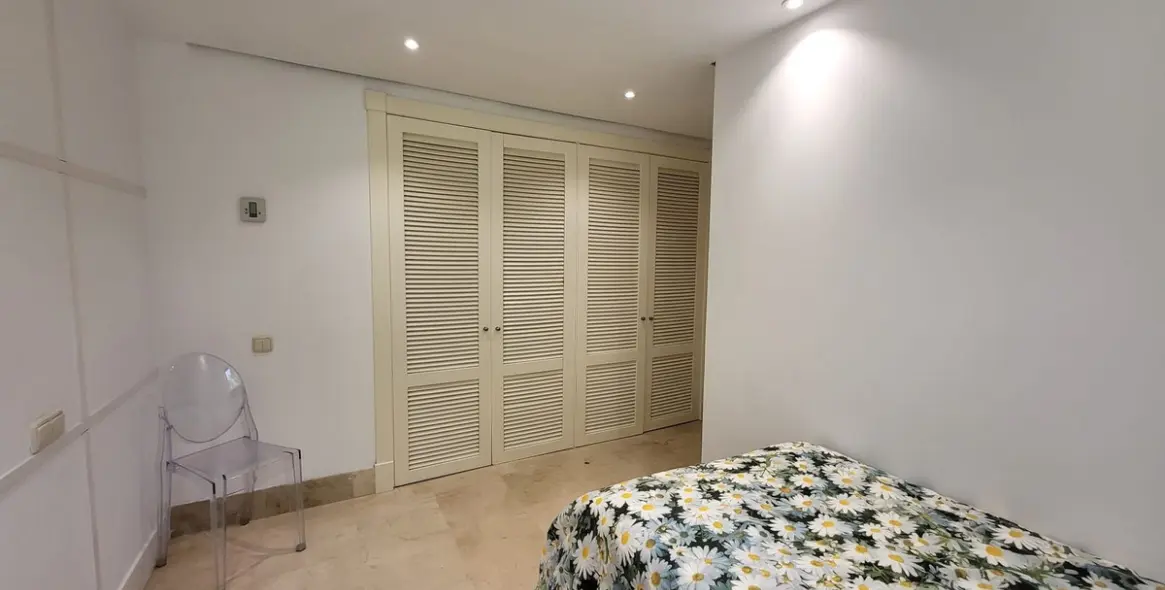 Sale of ground floor apartment in Río Real 22