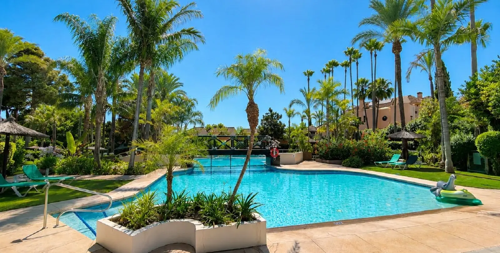 Sale of ground floor apartment in Río Real 1