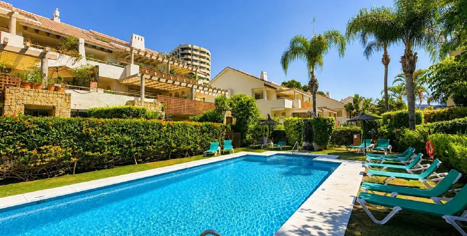 Sale of ground floor apartment in Río Real 13