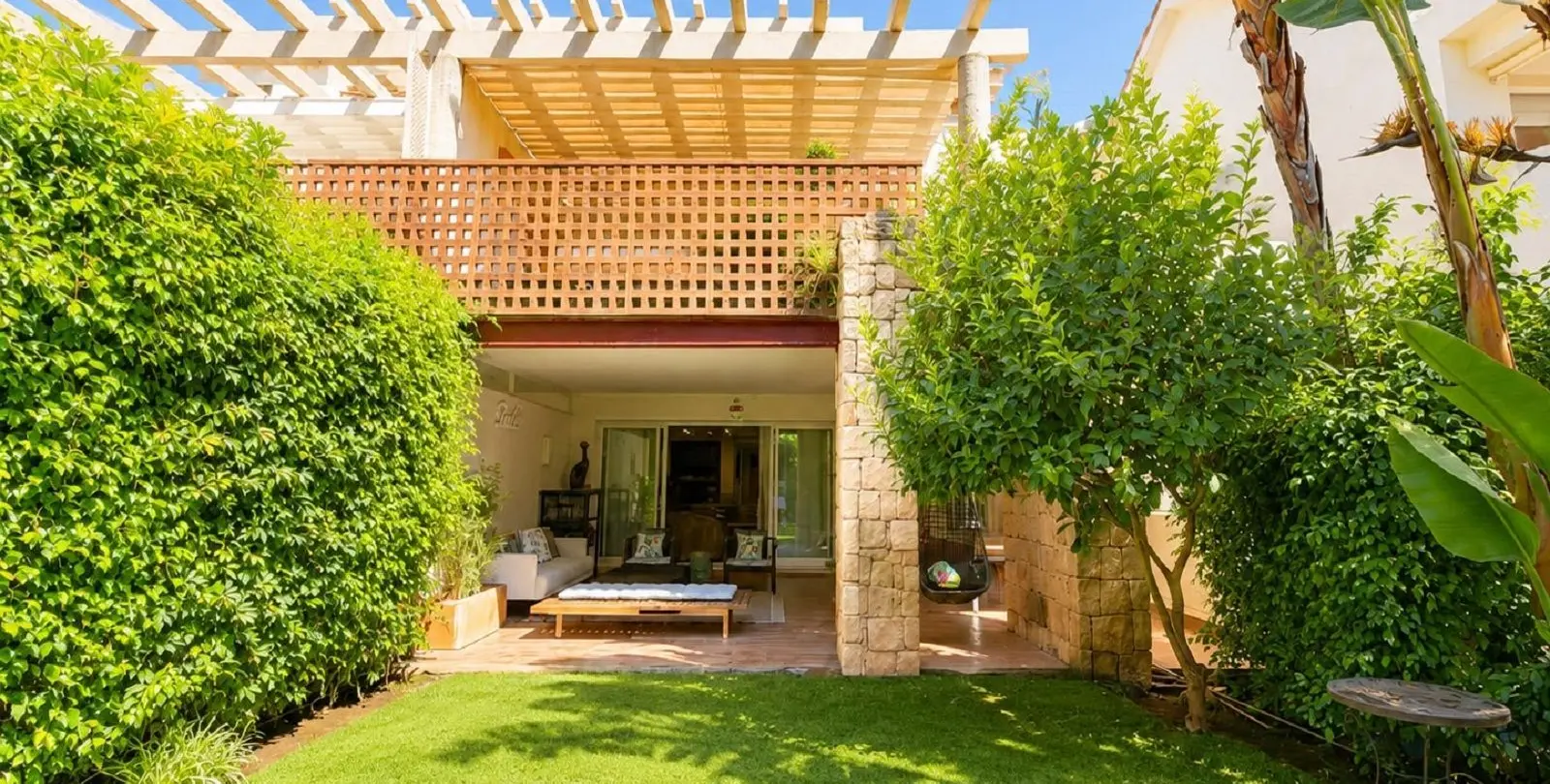Sale of ground floor apartment in Río Real 18