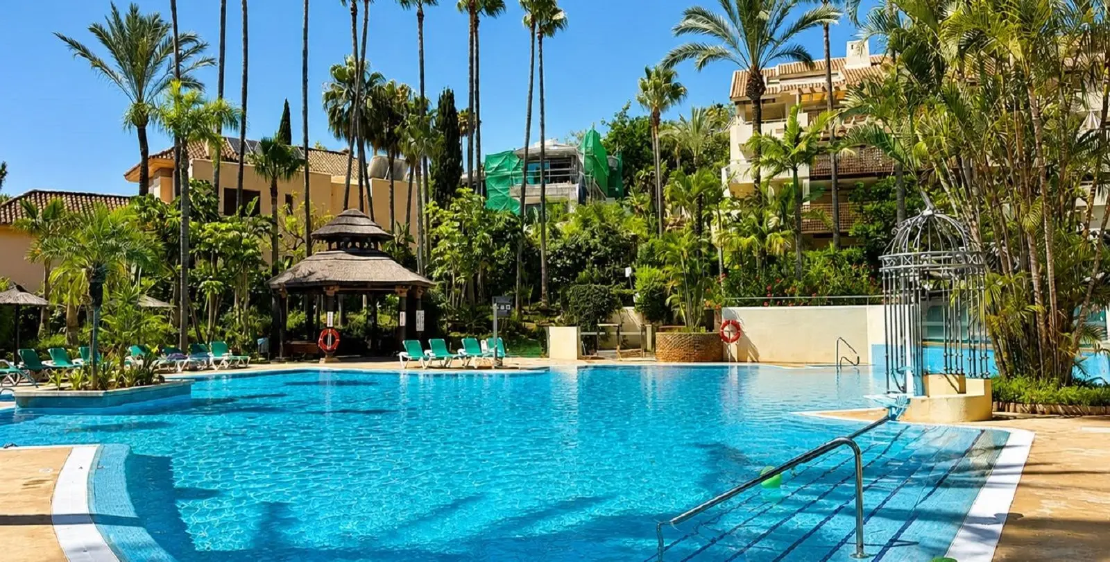 Sale of ground floor apartment in Río Real 40